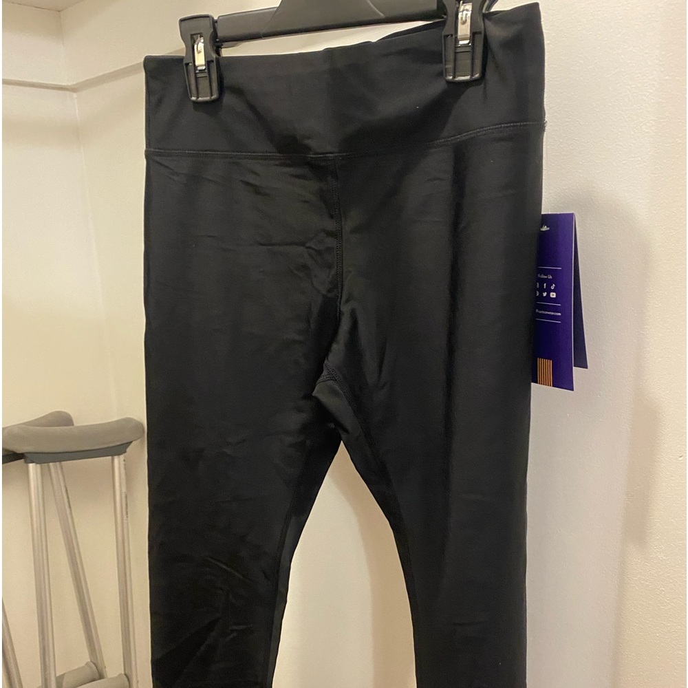 NWT PLUM LEGGINGS